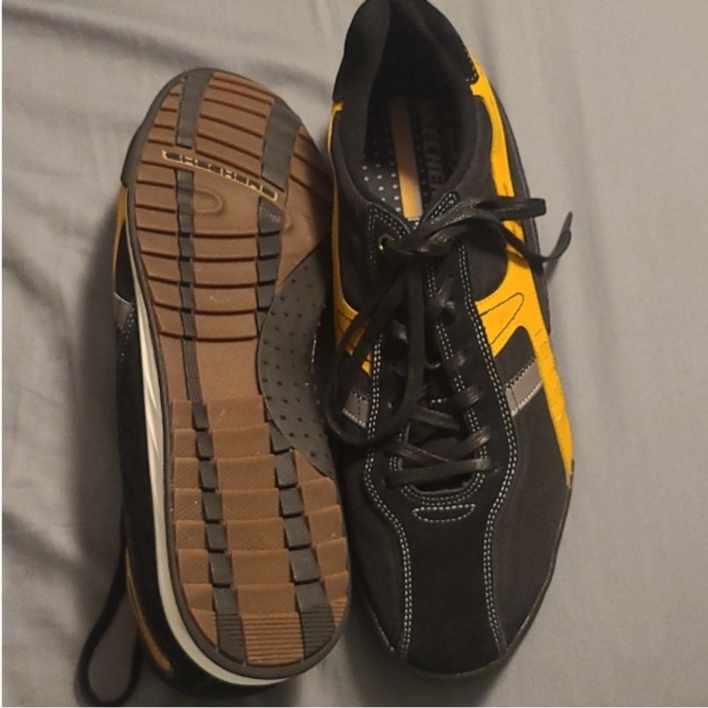 Skechers Men's Black and Yellow  Size 13 Athletic Shoes